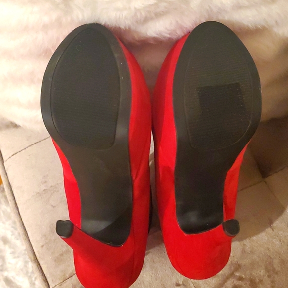 Shi By Journeys Elegant Red Women's Heels - Picture 5 of 12
